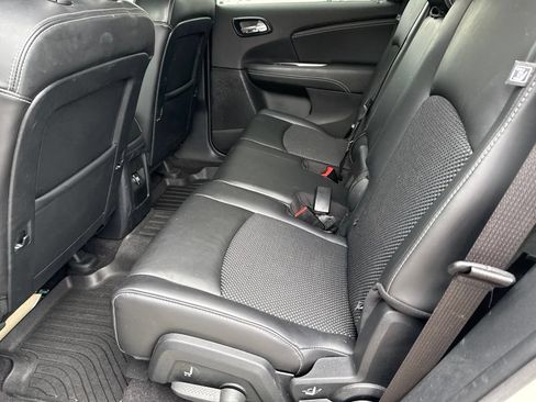 Used 2018 Dodge Journey Crossroad FWD image 2