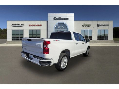 Used 2023 Chevrolet Silverado 1500 Custom AWD/4WD image 3