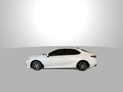 Certified 2022 Toyota Camry XLE w/ Navigation Upgrade Package image 5