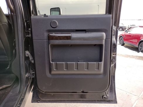 Used 2016 Ford F350 Platinum w/ Platinum Package image 19