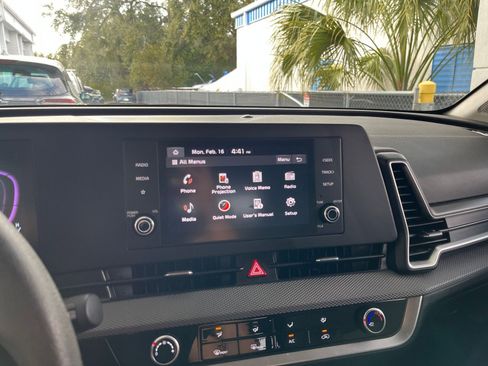 Used 2025 Kia Sportage LX image 20