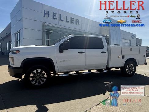 Used 2021 Chevrolet Silverado 2500 Custom w/ Custom Value Package AWD/4WD image 1