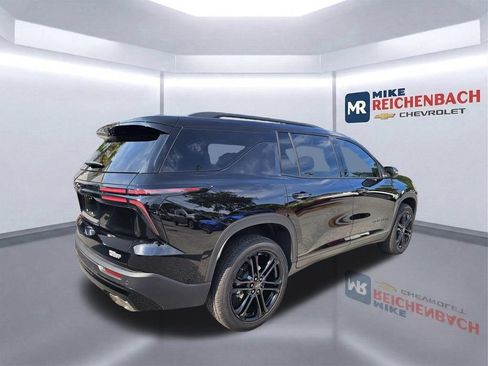 Used 2026 Chevrolet Traverse LT w/ Midnight/Sport Edition FWD image 4