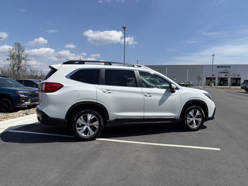 Certified 2025 Subaru Ascent Premium AWD/4WD image 8
