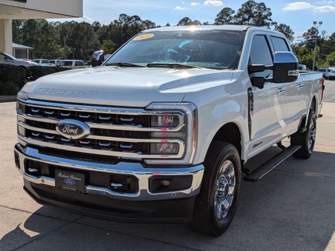Used 2023 Ford F350 Lariat w/ Lariat Ultimate Package AWD/4WD image 2