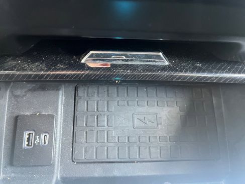 Used 2022 Ford F250 Platinum w/ FX4 Off-Road Package image 18