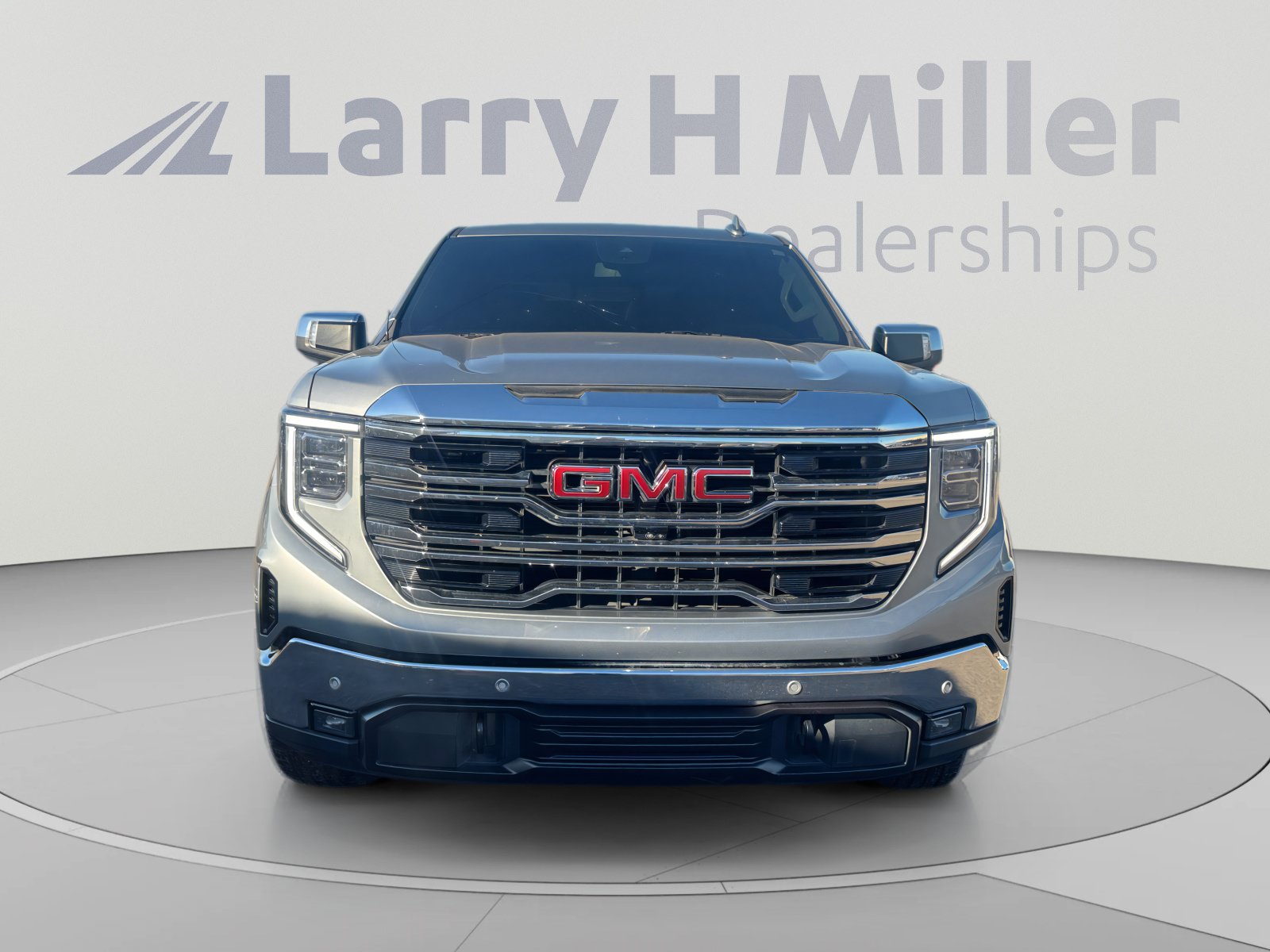 Used 2024 GMC Sierra 1500 SLT w/ SLT Premium Plus Package AWD/4WD image 8