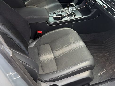 Used 2025 Honda Civic Sport image 10
