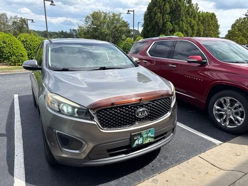 Used 2016 Kia Sorento L FWD image 3