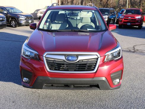 Used 2021 Subaru Forester Premium image 11