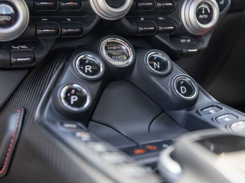 Used 2019 Aston Martin V8 Vantage Coupe RWD image 36