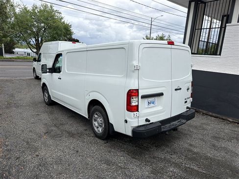 Used 2016 Nissan NV 2500 SV w/ Technology Package RWD image 4