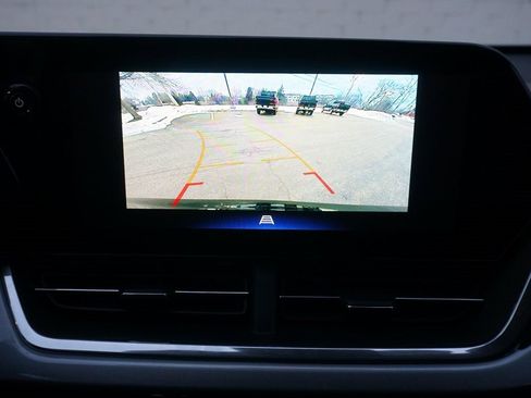 Certified 2024 Chevrolet Trax LT w/ LT Convenience Package image 18