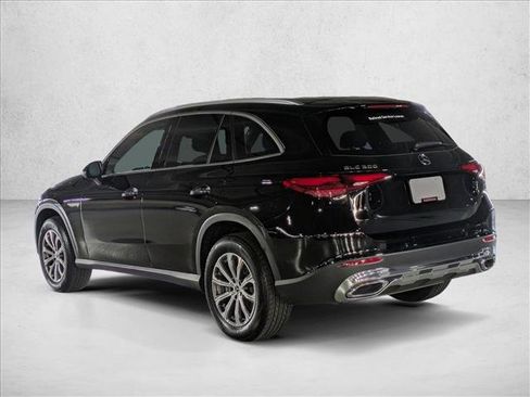 Certified 2025 Mercedes-Benz GLC 300 image 11