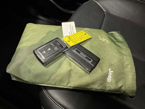 Used 2021 Jeep Grand Cherokee L Overland image 33