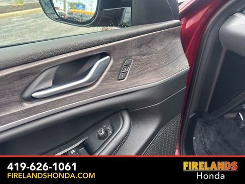 Used 2024 Jeep Grand Cherokee Limited AWD/4WD image 12