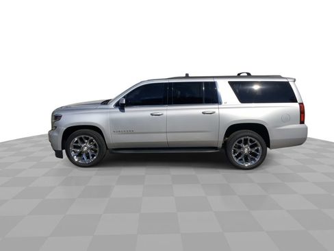 Used 2017 Chevrolet Suburban LT image 5