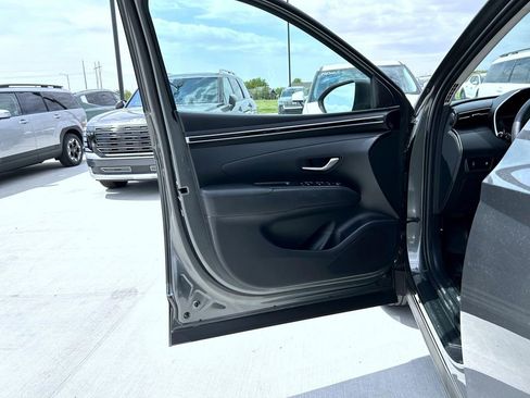 Used 2023 Hyundai Tucson SE AWD/4WD image 10
