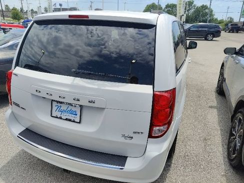 Used 2016 Dodge Grand Caravan SXT FWD image 8