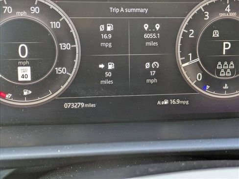 Used 2019 Land Rover Discovery HSE image 11