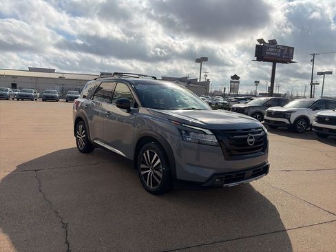 Certified 2024 Nissan Pathfinder Platinum image 6