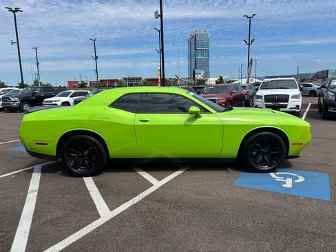 Used 2023 Dodge Challenger SXT image 5
