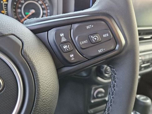 New 2025 Jeep Gladiator Sport image 19