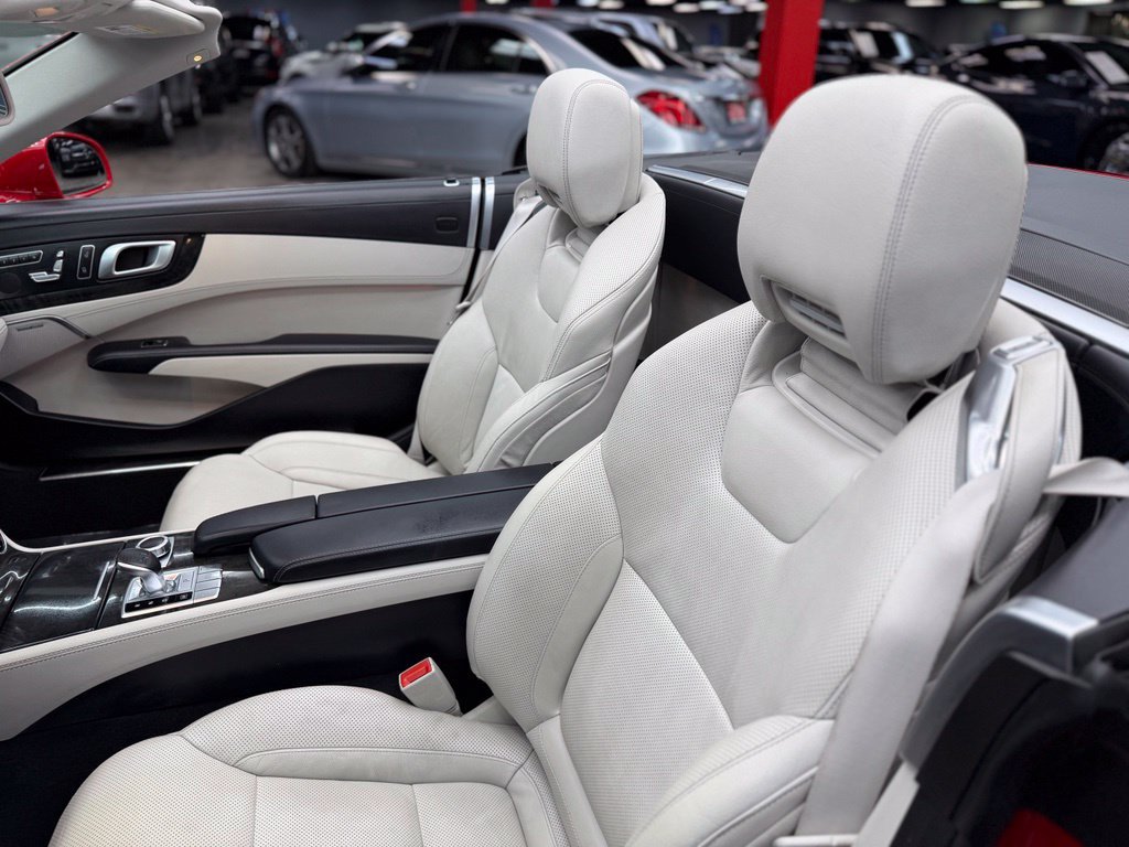 Used 2017 Mercedes-Benz SL 550 w/ Driver Assistance Package image 34