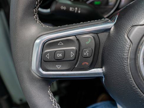 Used 2023 Jeep Wrangler Sahara image 26