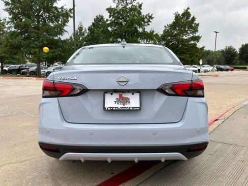 Used 2025 Nissan Versa SV FWD image 7