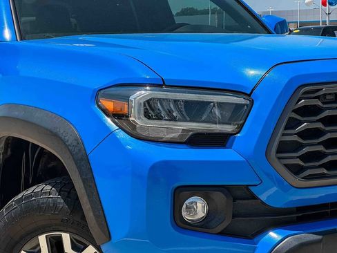 Used 2020 Toyota Tacoma TRD Off-Road w/ TRD Premium Off Road Package AWD/4WD image 10
