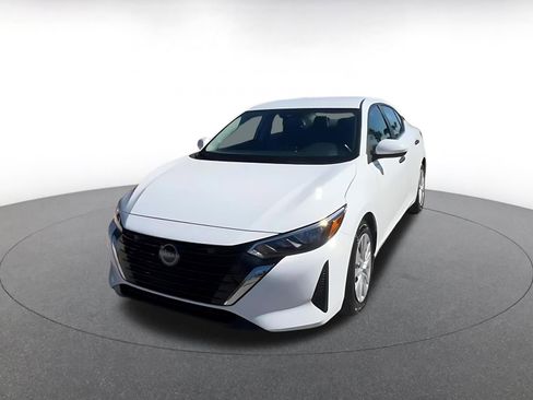 Used 2025 Nissan Sentra S image 7