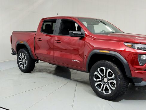 Certified 2024 GMC Canyon AT4 w/ AT4 Premium Package AWD/4WD image 7