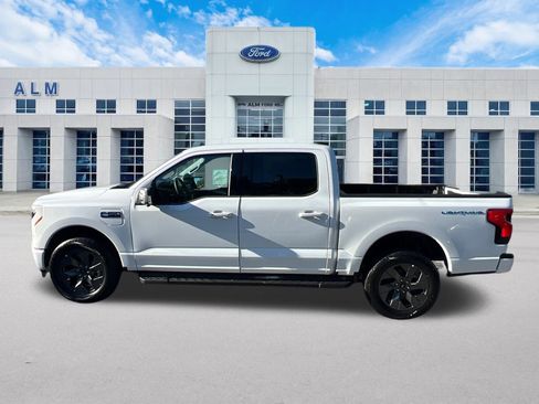 New 2025 Ford F150 Lightning Flash AWD/4WD image 9