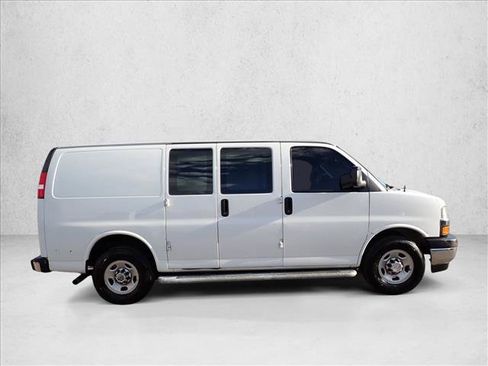 Used 2019 Chevrolet Express 2500 w/ Driver Convenience Package RWD image 5