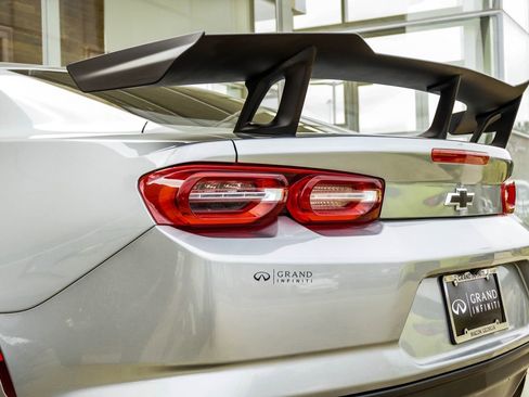 Used 2023 Chevrolet Camaro LT RWD image 13