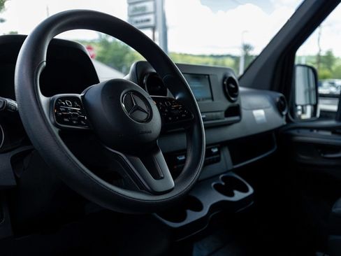 Used 2024 Mercedes-Benz Sprinter 2500 image 14
