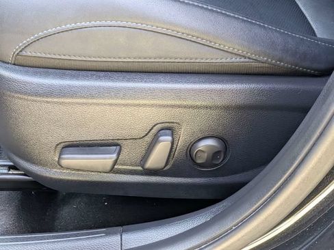 Used 2024 Kia Seltos EX FWD image 19