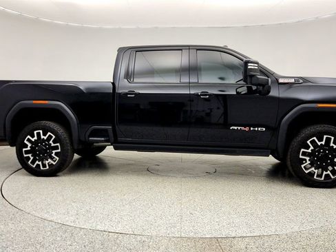 Used 2025 GMC Sierra 2500 AT4 w/ AT4 Premium Plus Package AWD/4WD image 4