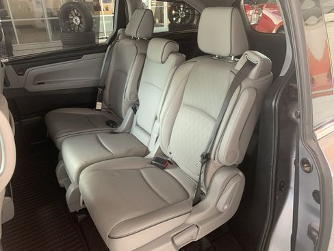 Used 2024 Honda Odyssey Elite image 14