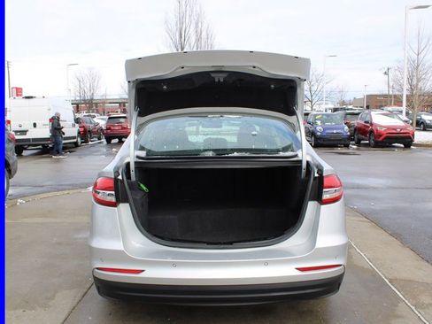 Used 2019 Ford Fusion SE FWD image 9