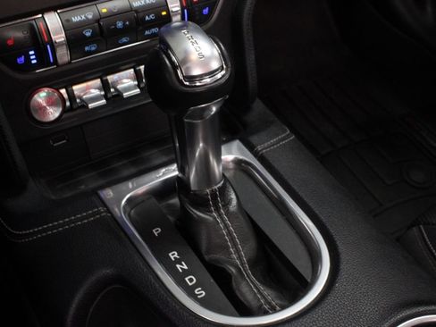 Used 2019 Ford Mustang GT Premium w/ Equipment Group 401A RWD image 29