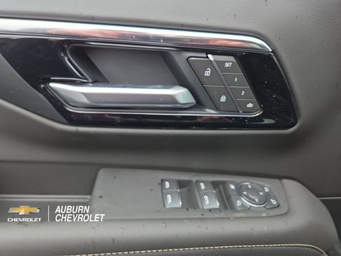 New 2026 Chevrolet Suburban Premier AWD/4WD image 15
