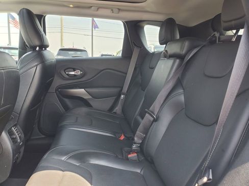 Used 2020 Jeep Cherokee Limited AWD/4WD image 10