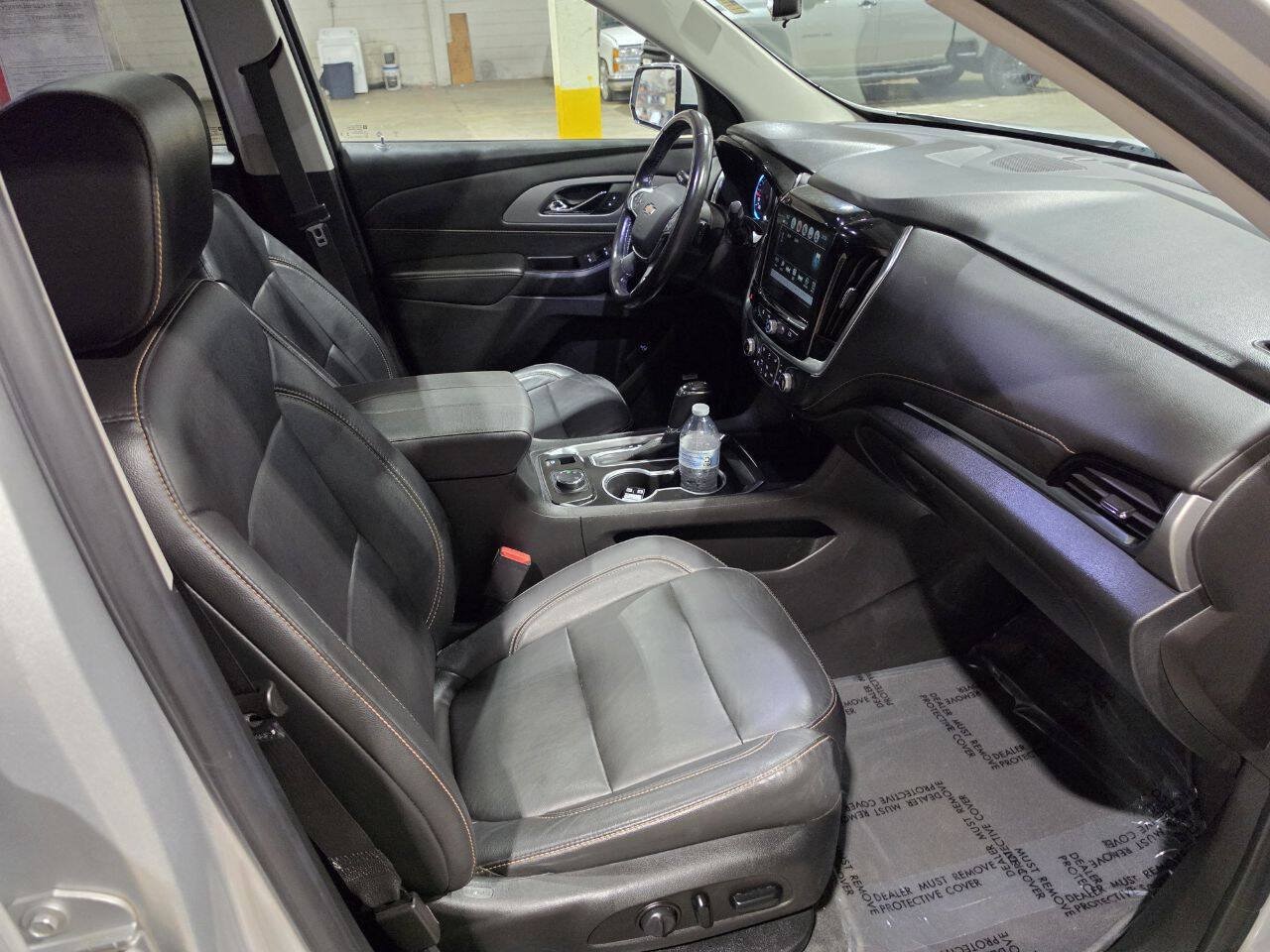 Used 2019 Chevrolet Traverse LT w/ LT Premium Package AWD/4WD image 34