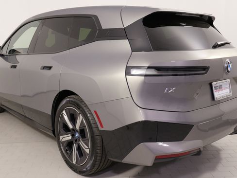 Used 2023 BMW iX xDrive50 w/ Premium Package image 13