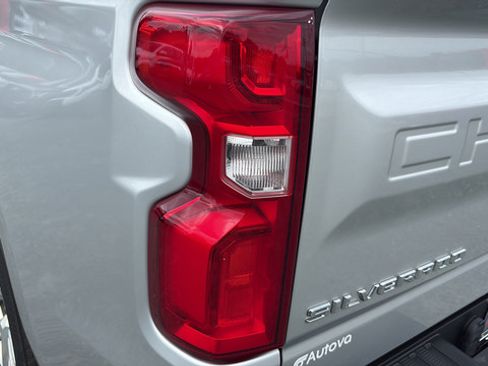 Used 2019 Chevrolet Silverado 1500 LTZ w/ LTZ Premium Package AWD/4WD image 29