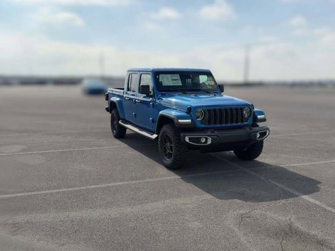 New 2026 Jeep Gladiator Sport image 17