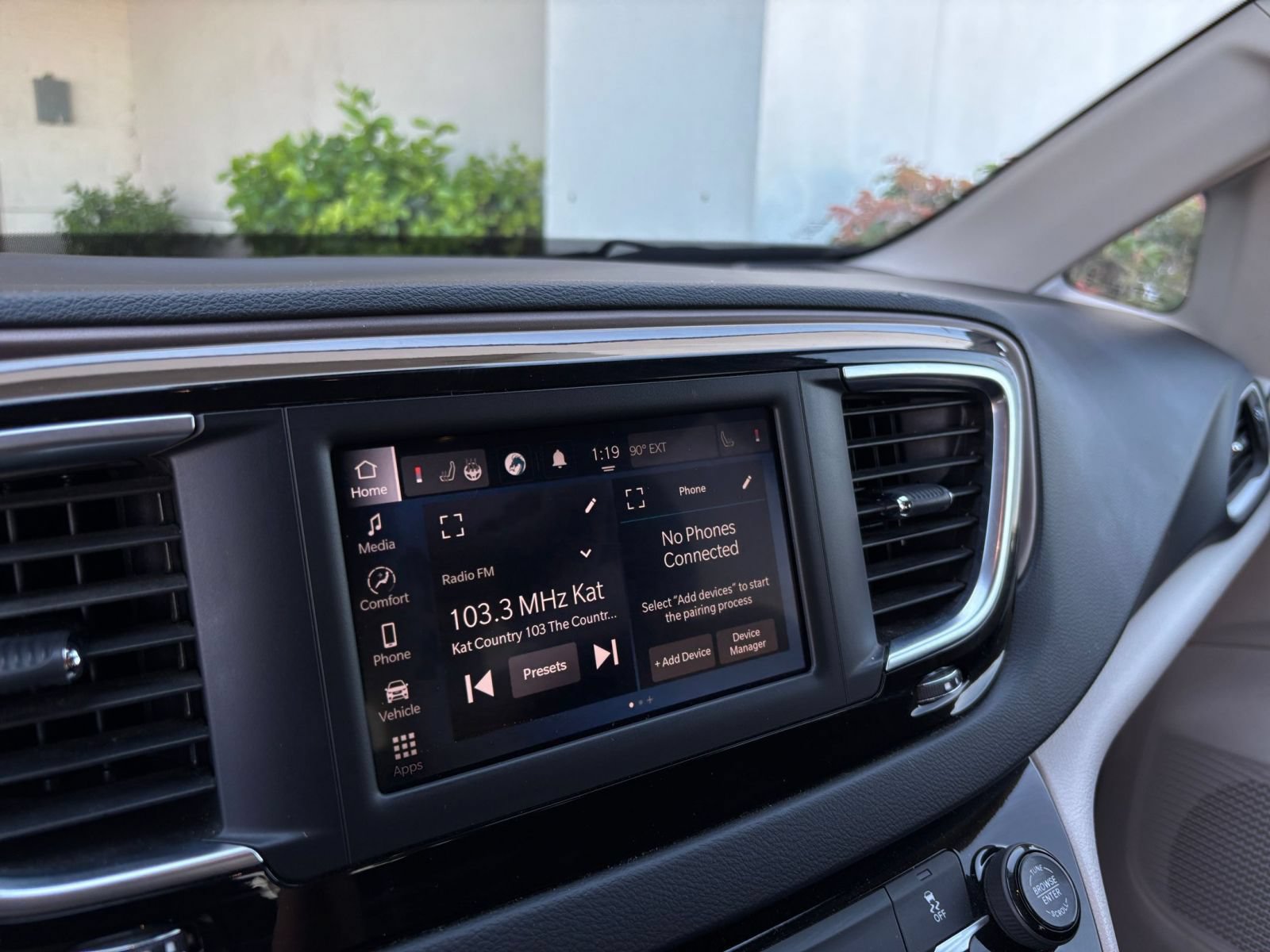 Used 2023 Chrysler Voyager LX FWD image 19