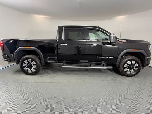 Used 2024 GMC Sierra 2500 Denali w/ Denali Reserve Package image 8